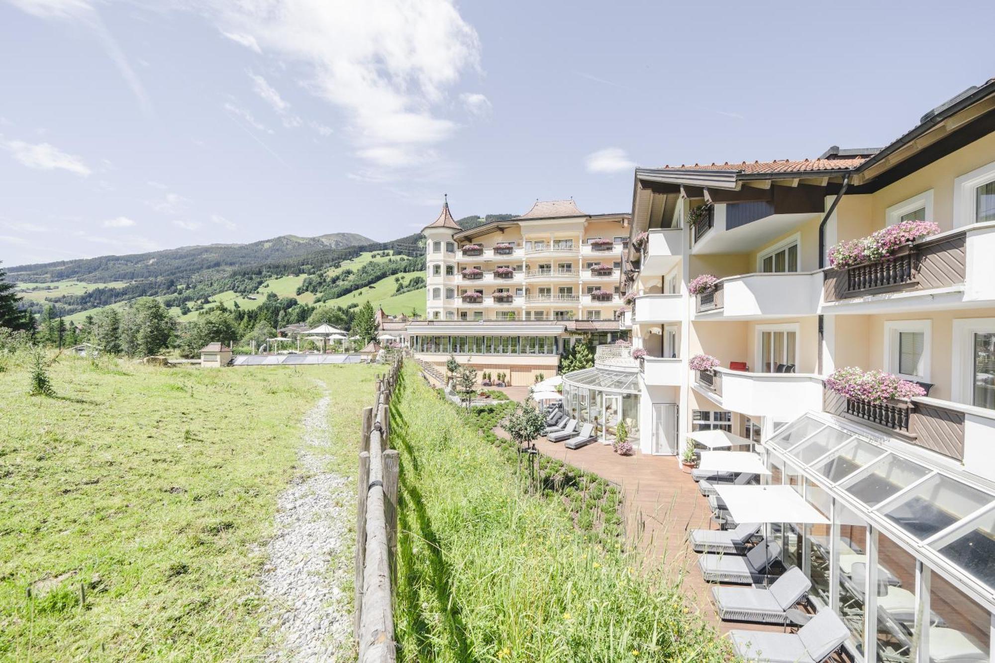 Traumhotel Alpina Superior --Yoga Und Ayurvedahotel (Adults Only) Gerlos Exterior foto